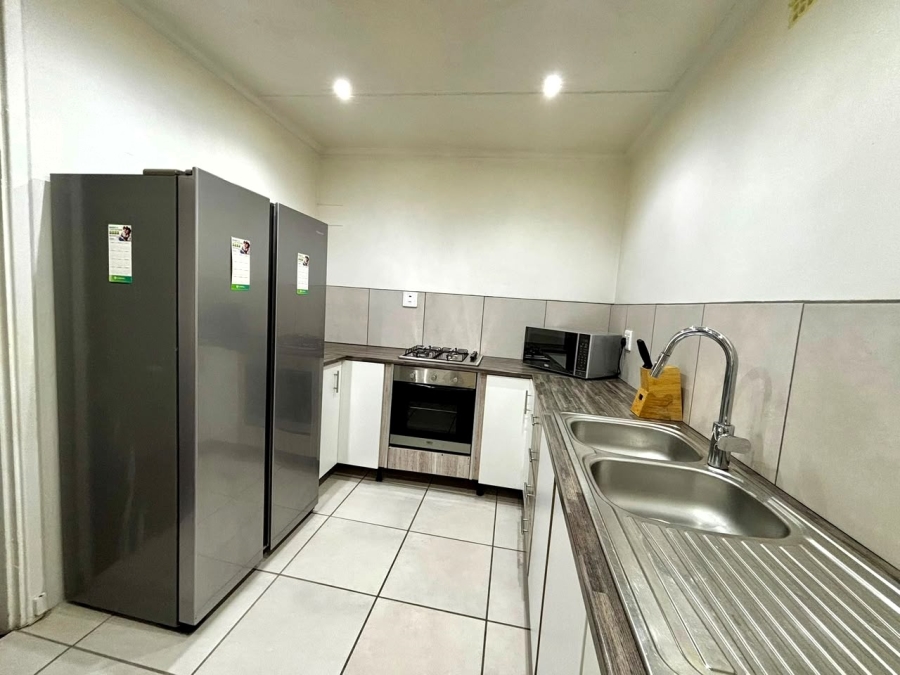 6 Bedroom Property for Sale in Vasco Estate Western Cape
